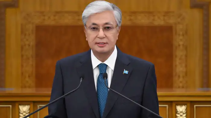 Маулен Ашимбаев анализирует ключевые направления конституционных реформ Президента в новой статье из цикла 'Логика реформ'