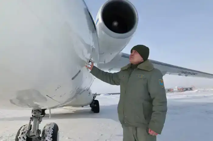 В небе над Казахстаном: пилот Национальной гвардии с более чем 900 часами налета