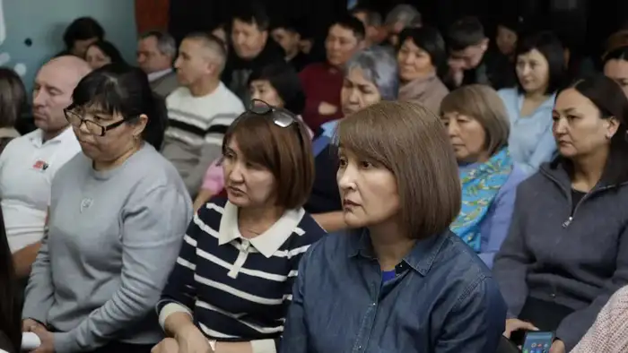 В СЕМЕЕ СОСТОЯЛАСЬ ВСТРЕЧА С КОЛЛЕКТИВОМ ДВОРЦА ТВОРЧЕСТВА ПО ПРОЕКТУ КОНСТИТУЦИИ (3)