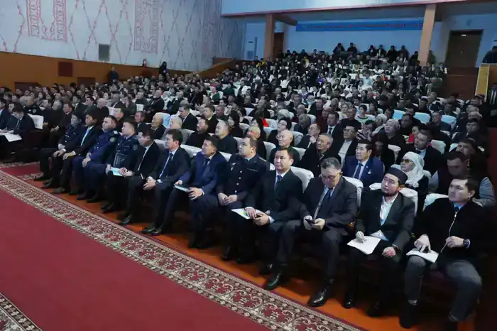 Аким Ербол Карашукеев обсудил с жителями Байзакского района проблемы социально-экономического развития