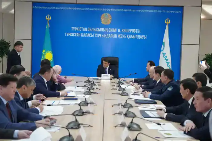 Обсуждение проблем населения на встрече с акимом Туркестанской области: возможные шаги к решению