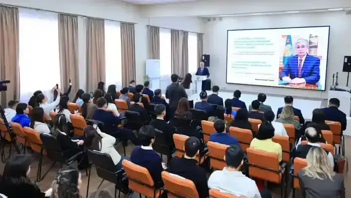 Молодёжные лидеры Карагандинской области: новая Конституция как путеводная звезда для будущего Казахстана