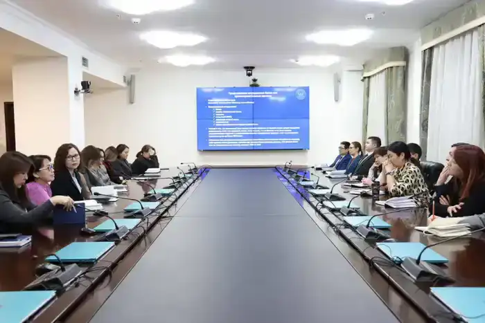 В рамках реализации программы правового всеобуча для сотрудников Аппарата Высшего Судебного Совета проведены очередные обучающие семинары, направленные на повышение профессионального уровня и правовой культуры государственных служащих (6)