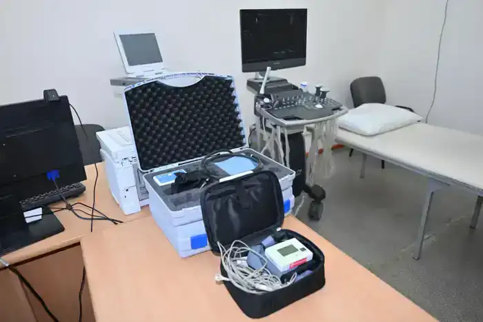 В Центральной районной больнице Аксуатского района проводится капитальный ремонт (10)