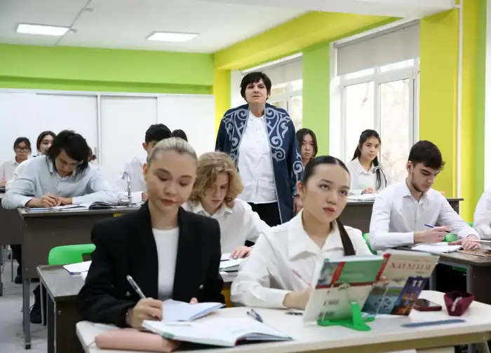 Алматинскую учительницу химии поздравили с попаданием в топ-50 Global Teacher Prize (7)