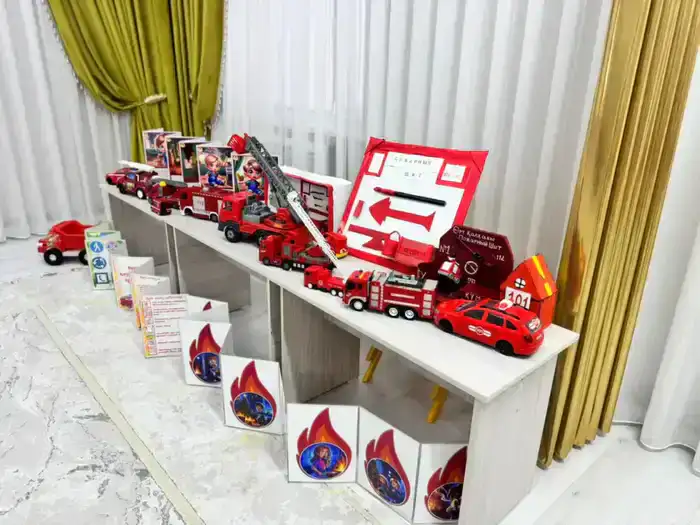 Дети учатся правилам безопасности вместе с МЧС (6)