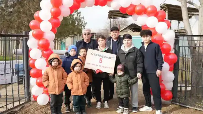 Шардара чествует чемпиона мира по армрестлингу