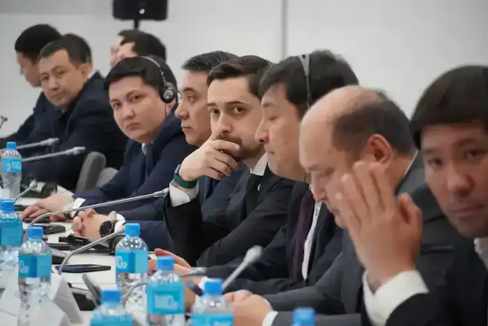 Обсудили внедрение агентных ИИ-систем в госуправление и экономику (3)