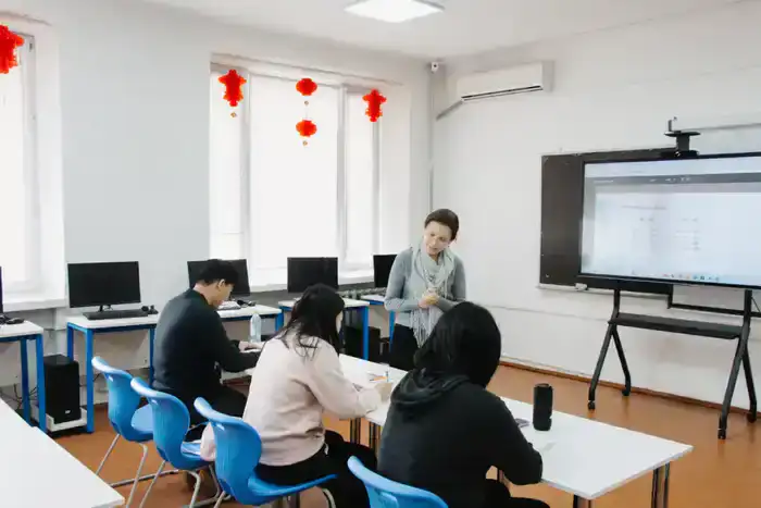 Китайские студенты погружаются в изучение казахского языка в Павлодаре: укрепление культурных связей между Казахстаном и Китаем