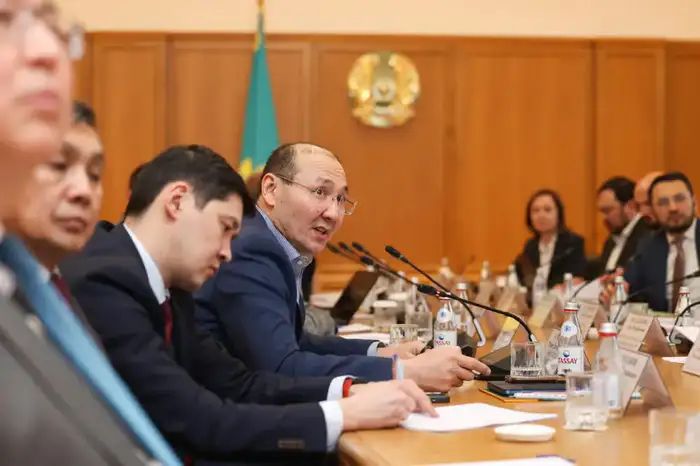 Круглый стол по развитию фондового рынка: ключевые направления и новый закон