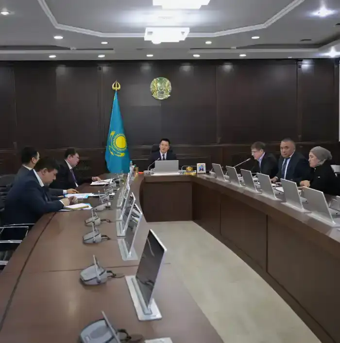 В акимате области подвели промежуточные итоги прохождения отопительного сезона и обсудили подготовку к осенне-зимнему периоду 2026-2027 годов (10)