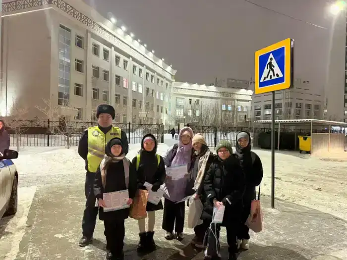 Акция по повышению правовой культуры и безопасности дорожного движения в Астане