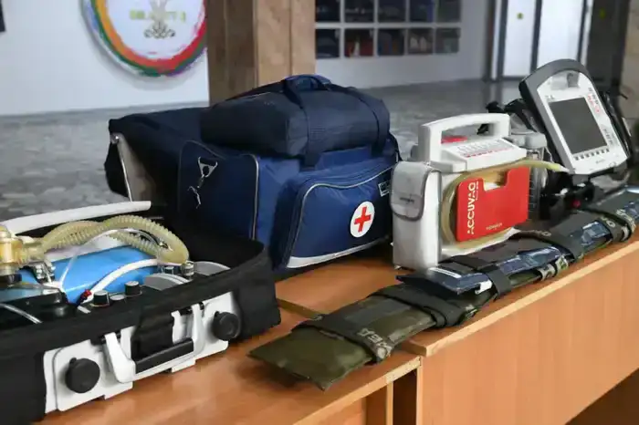 Столичные спасатели рассказали школьникам о своей службе (8)