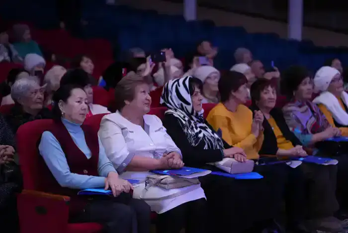 «Серебряный университет»: в Актобе начался учебный сезон для граждан старше 50 лет (3)