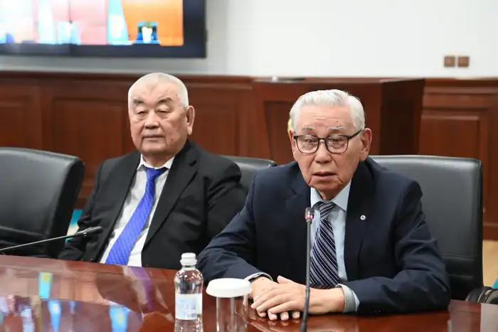 Новый капитан на борту здравоохранения: Олжас Искаков возглавил республиканский центр медико-санитарной скорой помощи