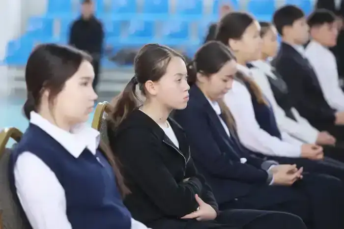 Ербол Карашукеев провел встречи с трудовыми коллективами и спортсменами в Таласском районе (4)