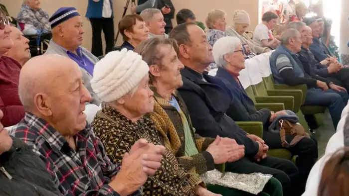 День благодарности: в Астане провели благотворительное мероприятие для подопечных центра соцобслуживания (6)