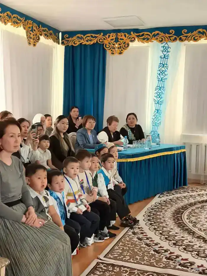 Конкурс по национальной игре «Сәулелі тастар» провели среди особенных дошколят столицы (6)