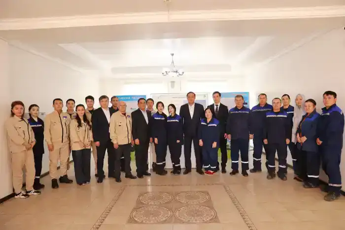 Ербол Карашукеев провел встречи с трудовыми коллективами и спортсменами в Таласском районе (9)