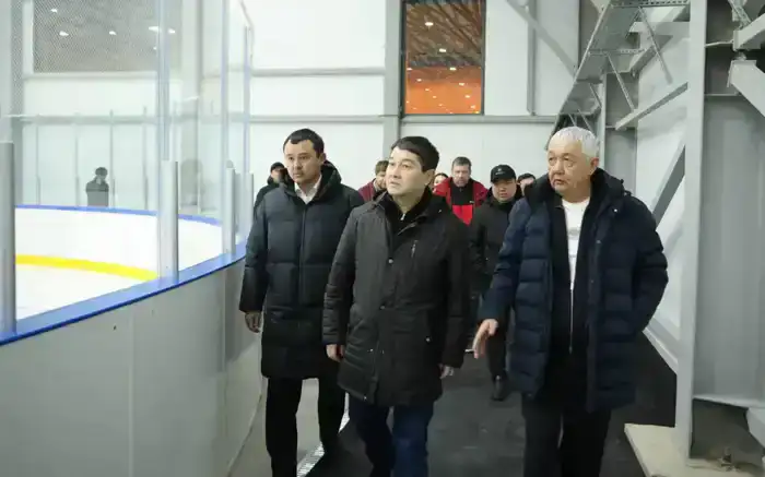 Нурдаулет Килыбай ознакомился с ходом строительства нового ледового дворца в Актау (7)