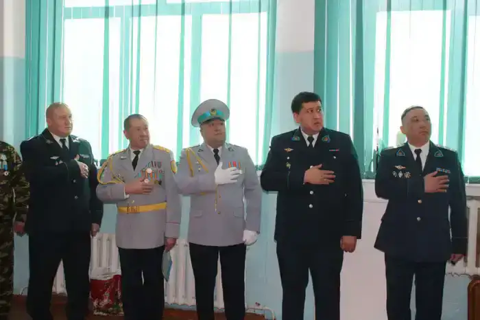 В Катон-Карагайском районе открыт кадетский класс "Жас сақшы" в честь героя-полицейского Мейрхана Баженова