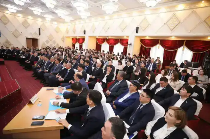 На сессии маслихата обсудили планы развития региона (4)