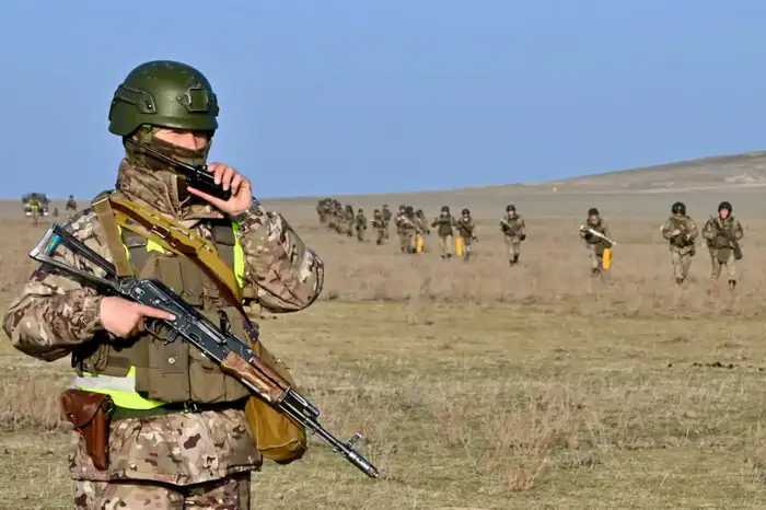 Проверка на выносливость: более 1600 военнослужащих приняли участие в марш-челлендже (9)