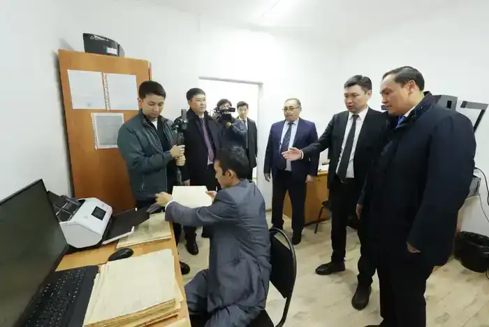 Рабочая поездка в Меркенский район: общественная безопасность, архивное наследие и инфраструктурное развитие (2)