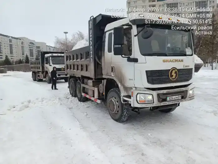 Около 1 700 единиц спецтехники задействовано в снегоуборочных работах в Астане (7)