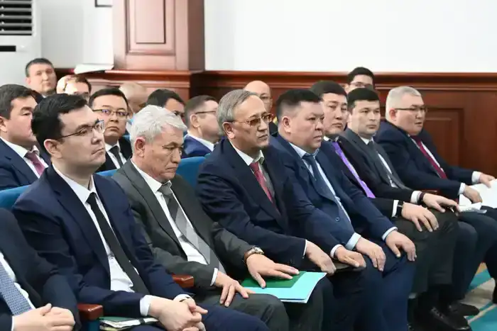 Рассмотрены вопросы подготовки к весенне-полевым работам (10)