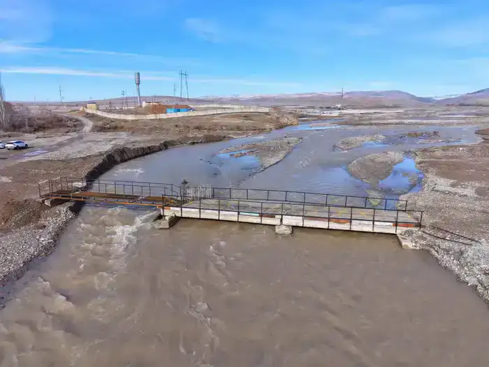 Нуралхан Кушеров инспектирует паводковые работы в Сауранском районе