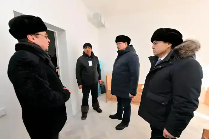 Аким области посетил недостроенные объекты в Абайском районе (3)
