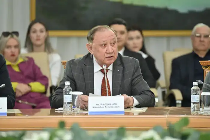 Председатель Сената Парламента Маулен Ашимбаев на встречах с жителями ВКО разъяснил значение новой Конституции (6)