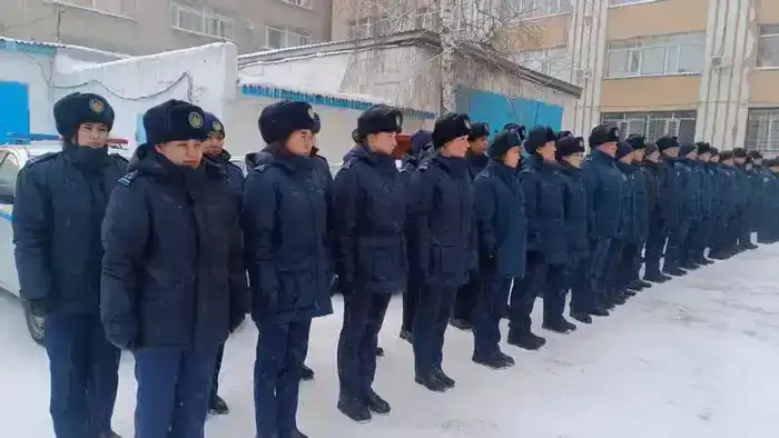 «Закон и порядок»: в Карагандинской области депутаты, прокуроры и полицейские вышли в совместный рейд (2)