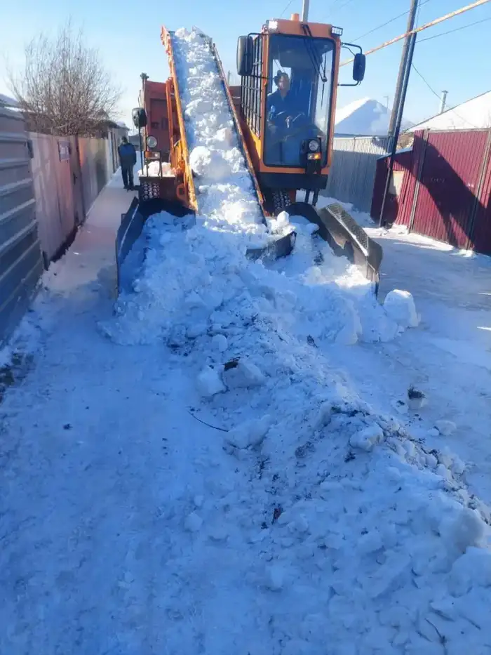 Снегоуборочные работы в Астане более 3100 дорожных рабочих и 1600 единиц спецтехники