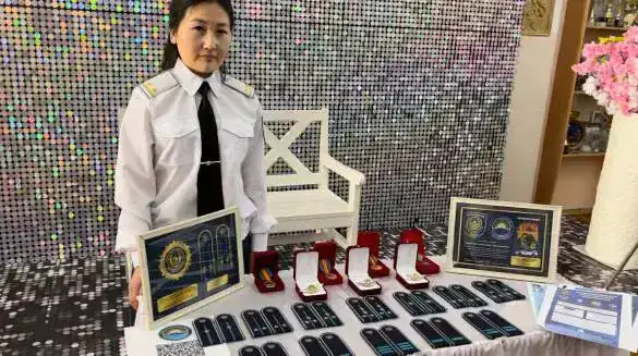 В городе Алтай прошла необычная встреча школьников и студентов с работниками полиции (2)