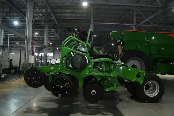 Делегация ВКО посетила предприятие по производству сельхозтехники «Комплекс Агро» в Барнауле (3)