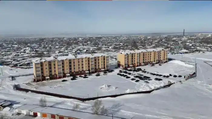 Ключи от новых квартир вручили жителям г. Макинска (10)