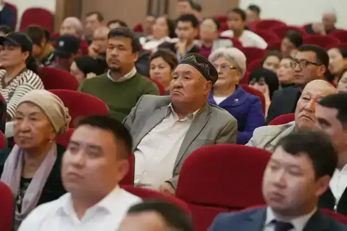 НУРАЛХАН КУШЕРОВ ВСТРЕТИЛСЯ С ЖИТЕЛЯМИ ГОРОДА ТУРКЕСТАНА И ОБСУДИЛ АКТУАЛЬНЫЕ ВОПРОСЫ (8)