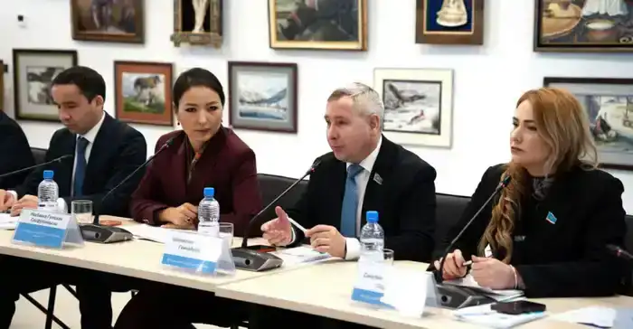 Экспертная встреча в Косшы: обсуждение новой Конституции и молодежи в центре внимания Шымкенте