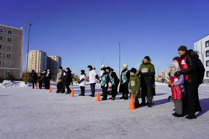 «Зимние веселые старты»: в Астане прошла семейная эстафета «Папа, мама и я» (5)