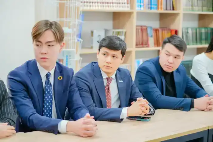 Столичная молодежь обсудила проект новой Конституции (9)