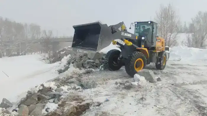 В регионах Казахстана продолжаются противопаводковые мероприятия (4)