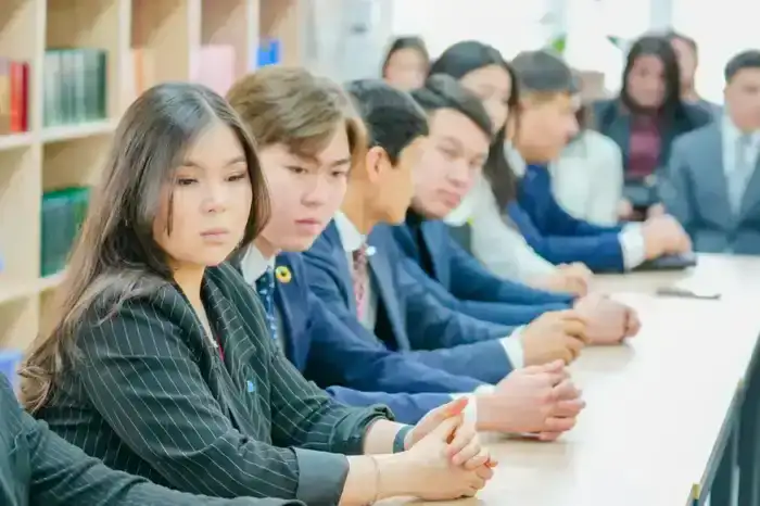 Столичная молодежь обсудила проект новой Конституции (4)