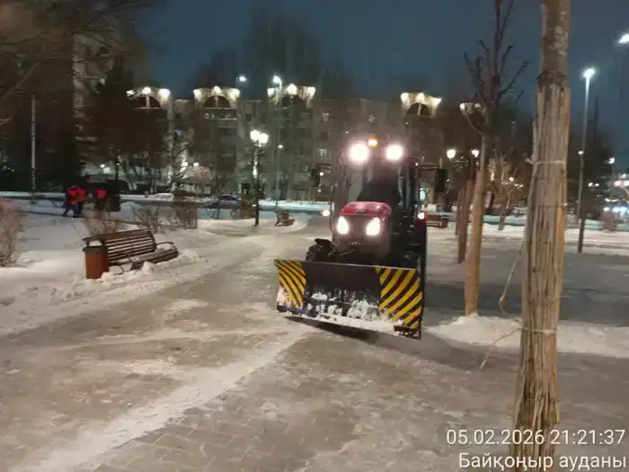 Гололед и обильные осадки в Астане: спасатели обратились с предупреждением к горожанам (5)