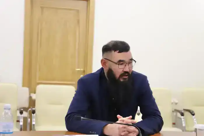 Министр труда обсудил меры по улучшению миграционной политики для переселенцев в северные регионы