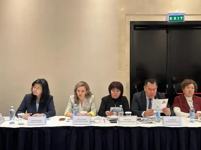 В Астане обсудили важные аспекты вакцинации против ВПЧ и профилактики рака шейки матки