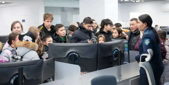 Школьники в гостях у полиции: безопасность глазами детей (4)