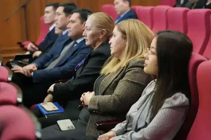 Обсуждение социальных гарантий госслужащих в контексте международного опыта