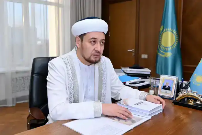 Встреча под сводами духовности: Аким области и главный имам обсуждают светлое будущее Рамазана